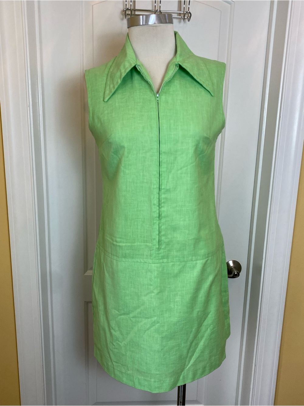 1960s Beeline Fashions Green Dagger Collar Green Mid Shift Dress W Shorts M